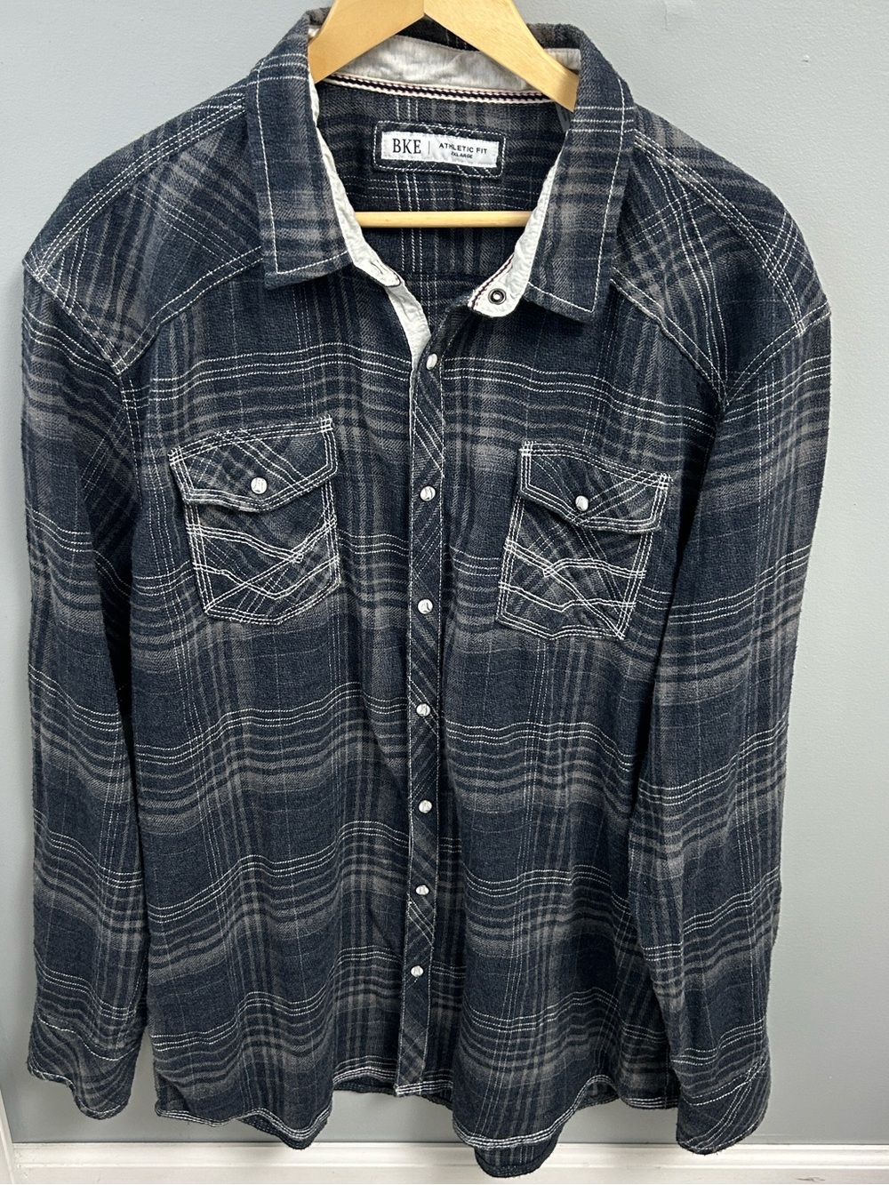 BKE Buckle Gray and White Plaid Pearl Snap Button-Down Shirt Athletic Flannel